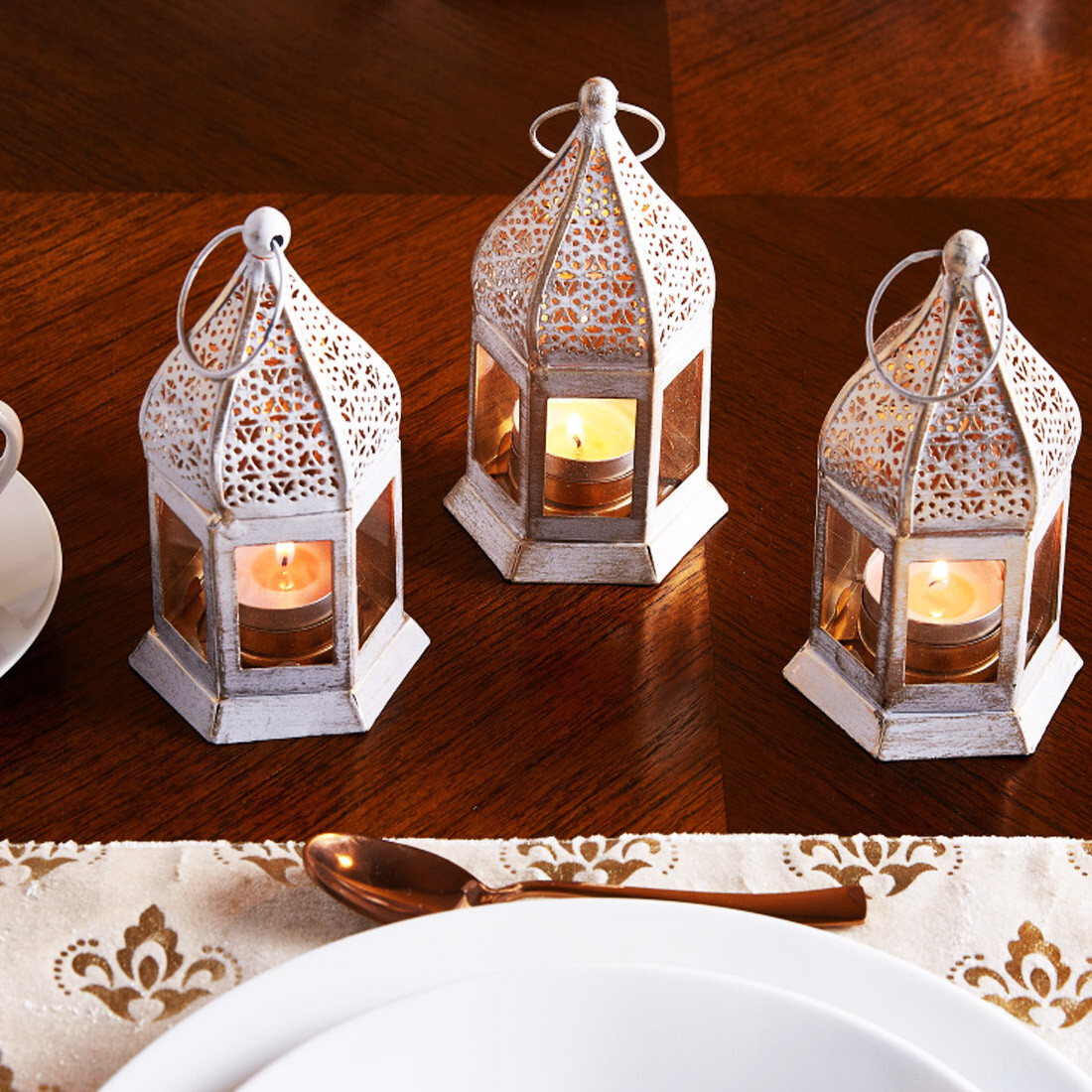 Set of 3 Oriental Lantern Decorations by box