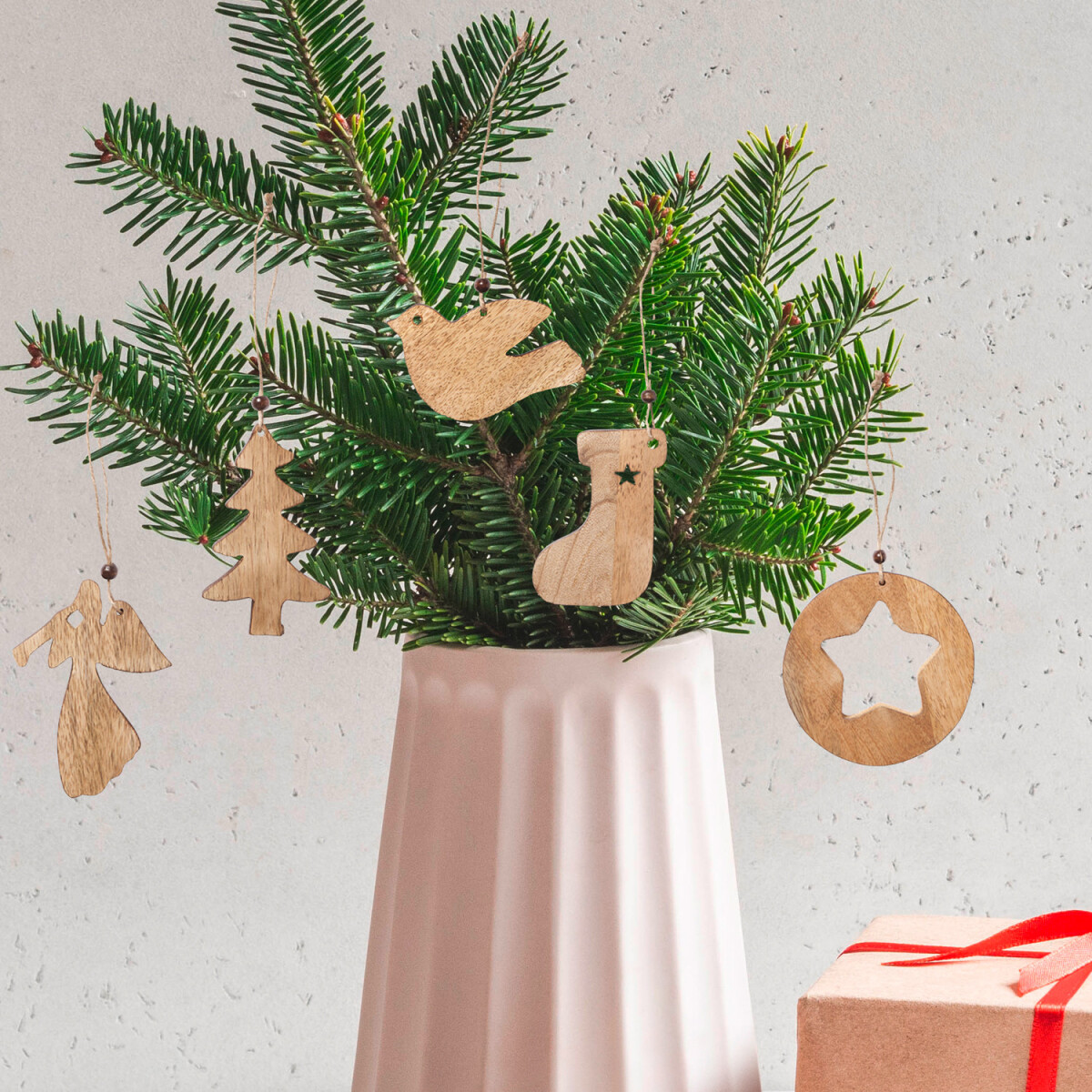 Set of 5 Wooden Christmas Ornaments box